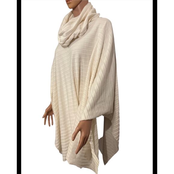 LeModa Ivory Poncho One Size - Picture 3 of 5